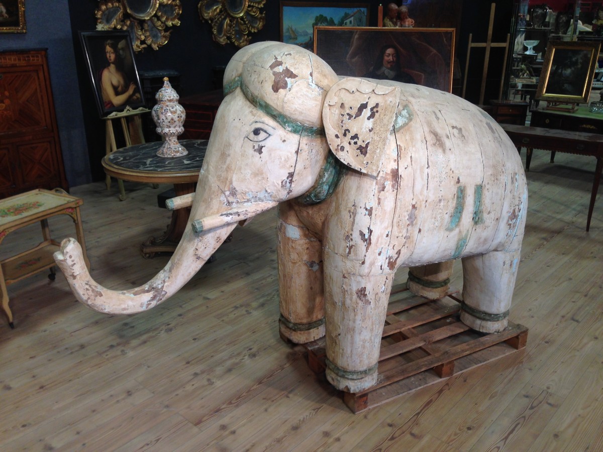 Antica scultura indiana "Elefante" del XIX secolo