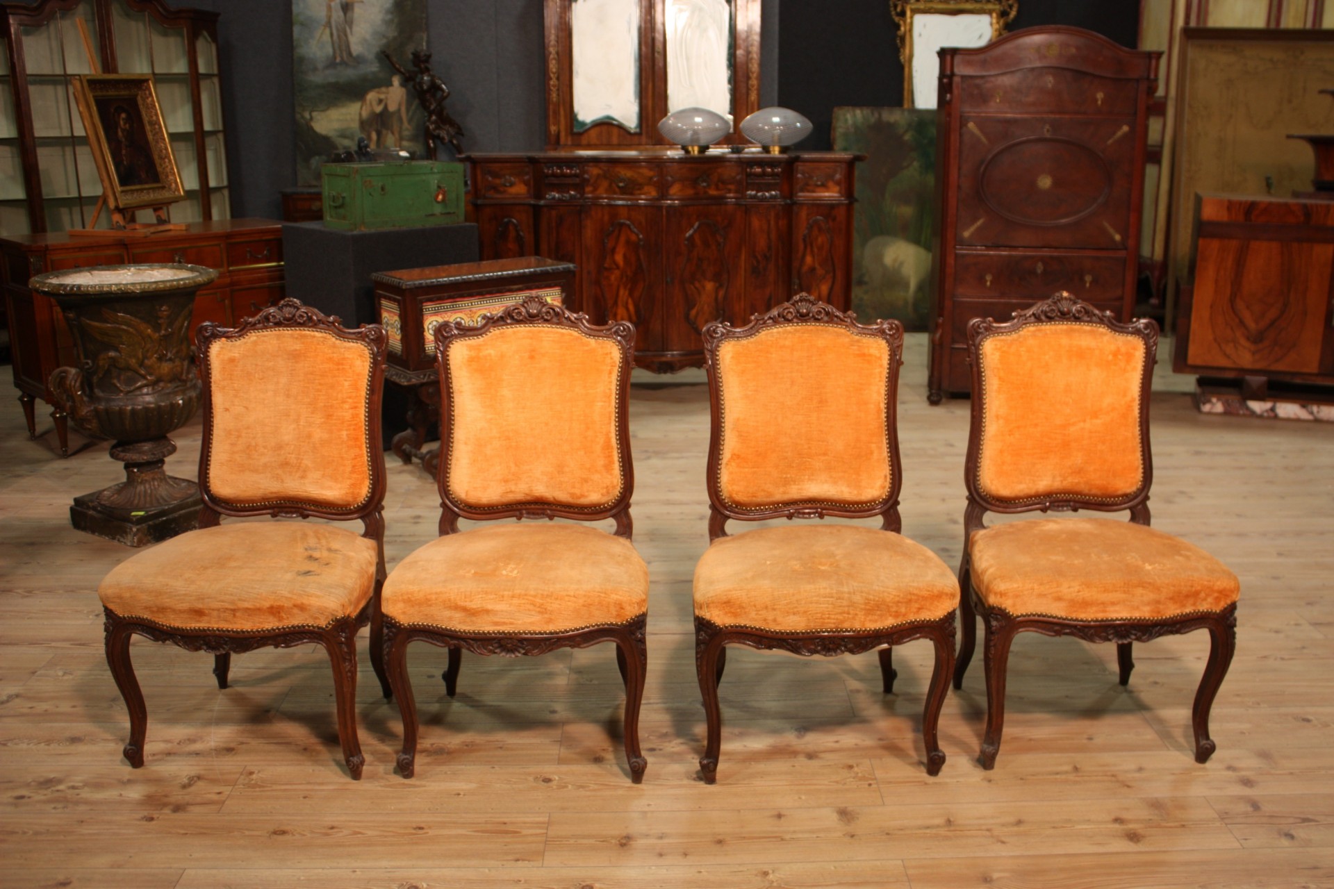 Gruppo di quattro sedie francesi in mogano
