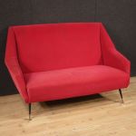 Italienisches Sofa aus rotem Samt aus den 60er Jahren