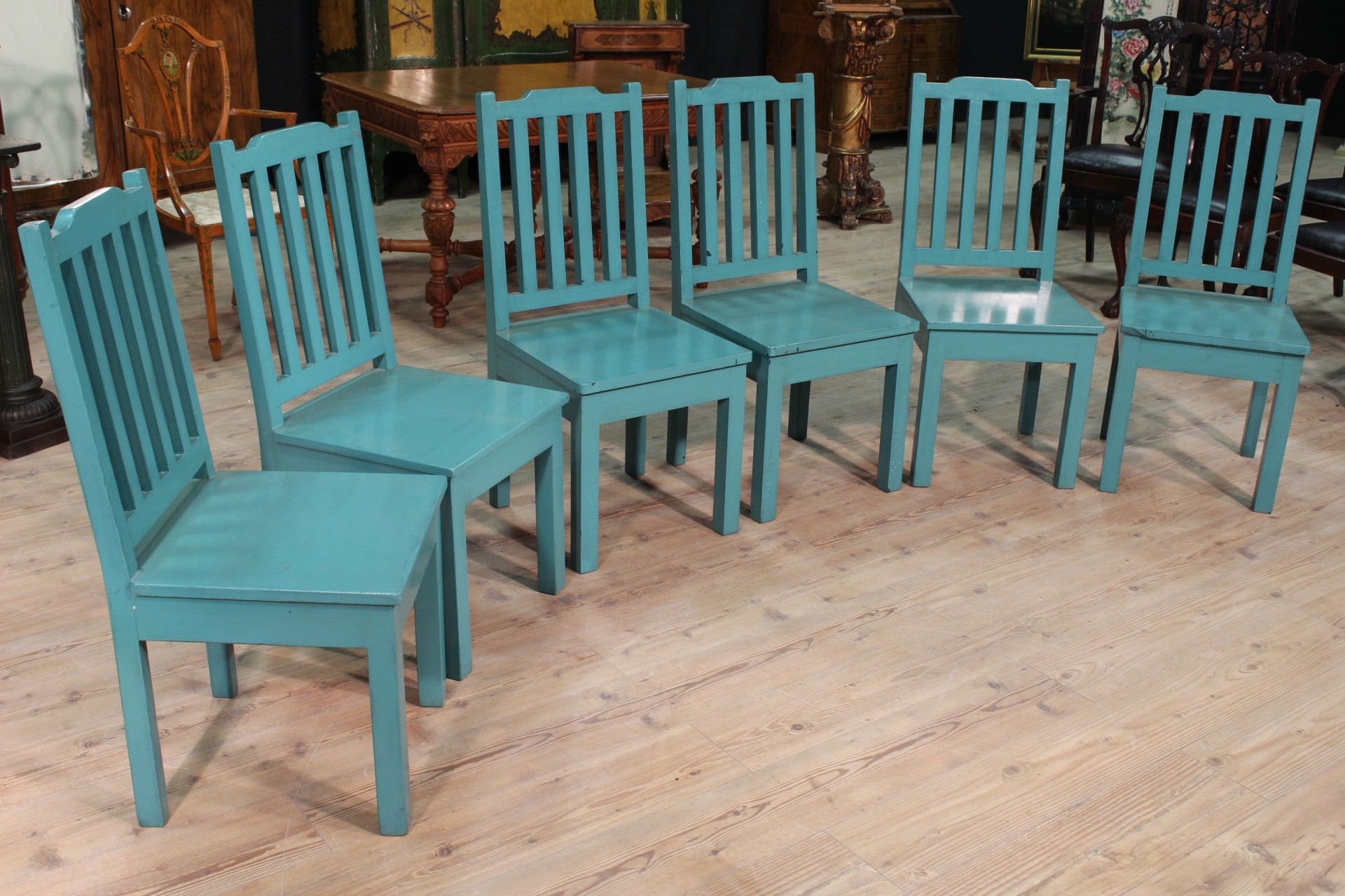 Gruppo di sedute in legno dipinto azzurro