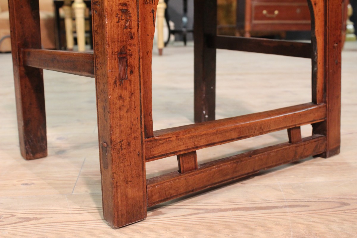 Sedia cinese in legno scolpito del XX secolo - dettaglio catena