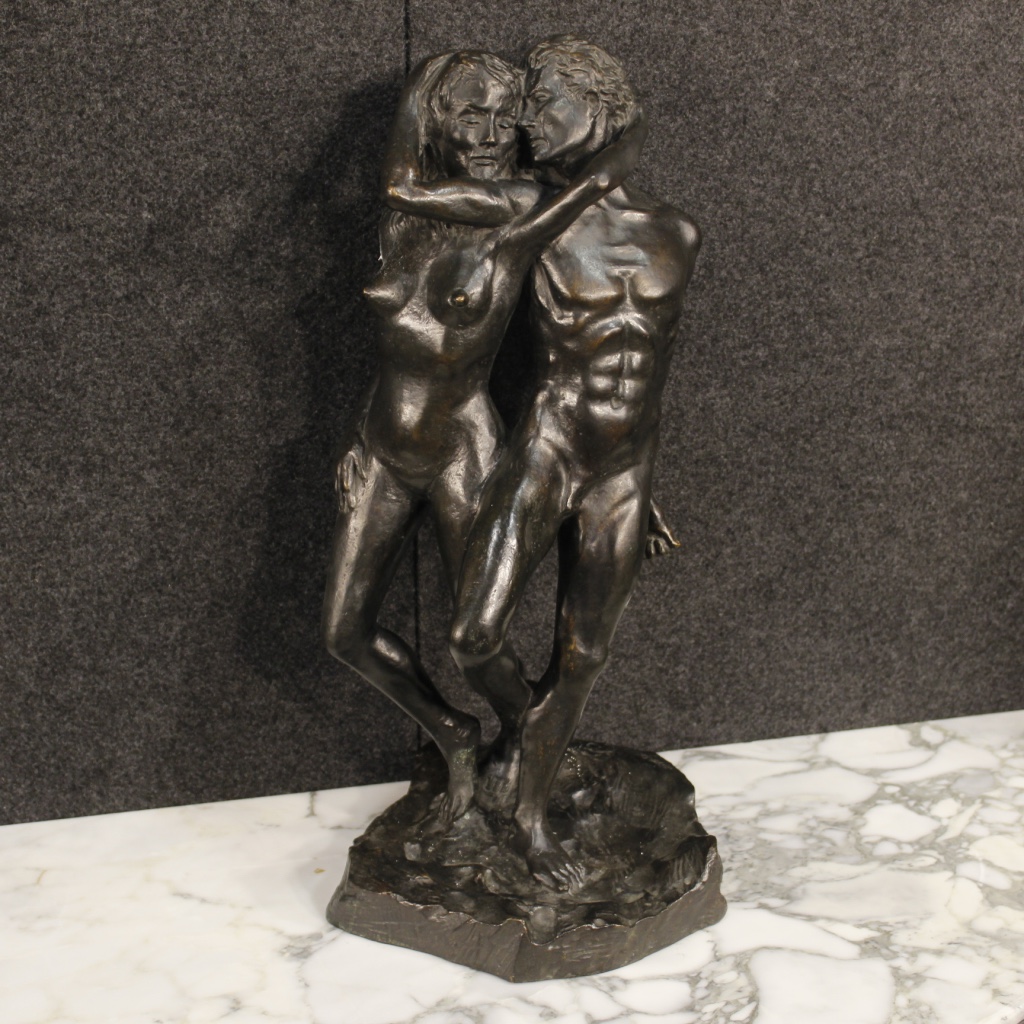 Scultura italiana firmata in bronzo raffigurante Innamorati