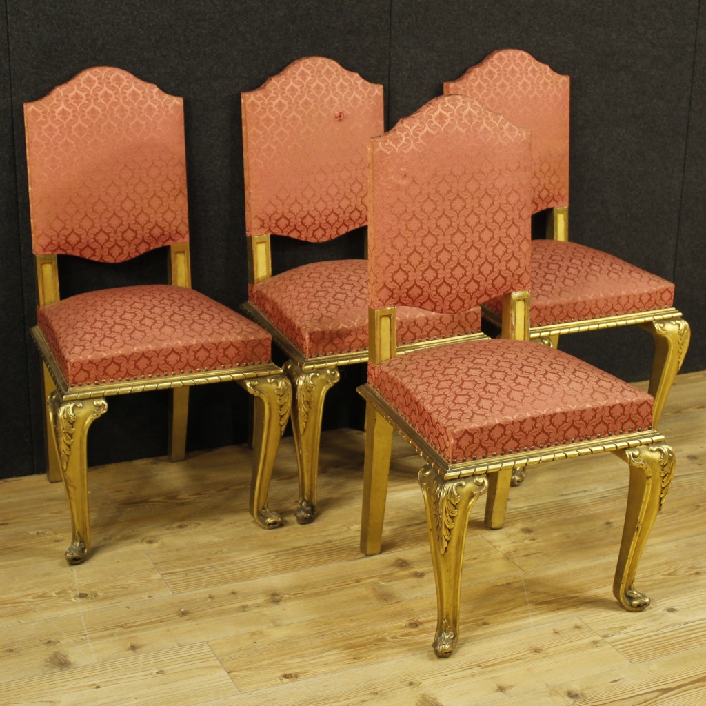 Gruppo di 4 sedie spagnole dorate in tessuto damascato