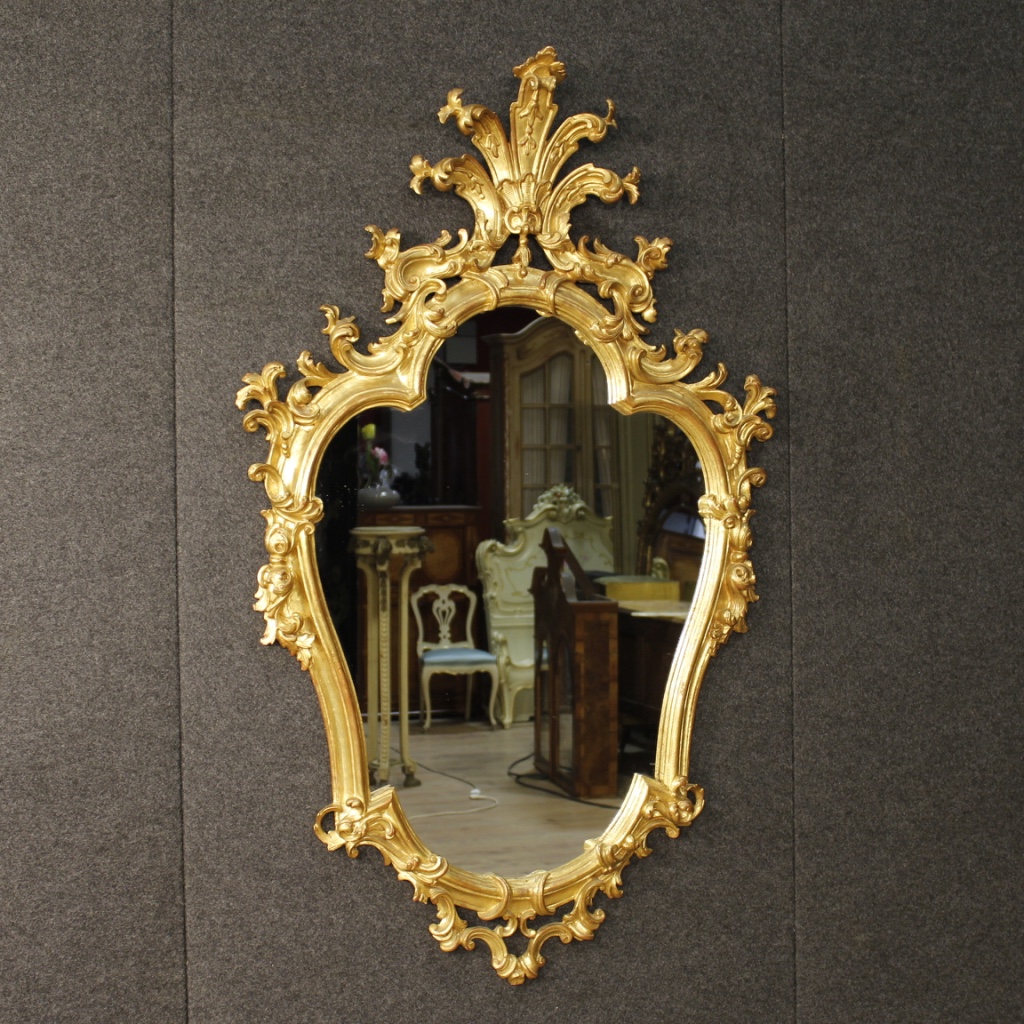 Specchiera veneziana in legno dorato