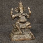 Scultura indiana in bronzo raffigurante divinità
