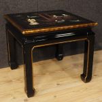 Tavolino francese in legno laccato, dipinto e dorato a cineseria