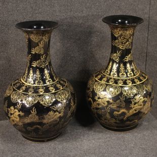 Coppia di vasi cinesi in ceramica dipinta