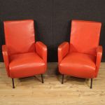 Paar italienische Design Sesseln aus rotem Kunstleder