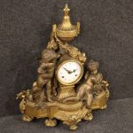 Horloge français en bronze et antimoine doré